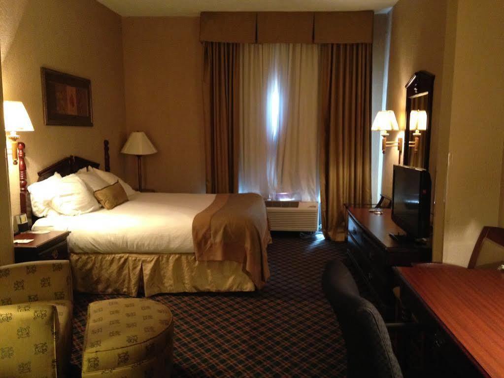 Comfort Inn & Suites Columbus North Exteriör bild
